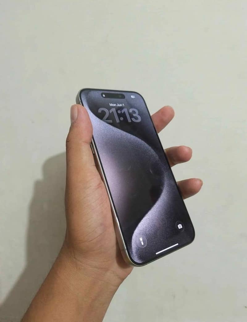 Apple iPhone 15 Pro Max 1