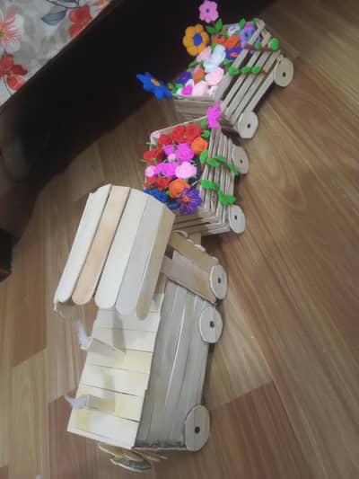 DIY FLOWER TRAIN SHOWPIECE