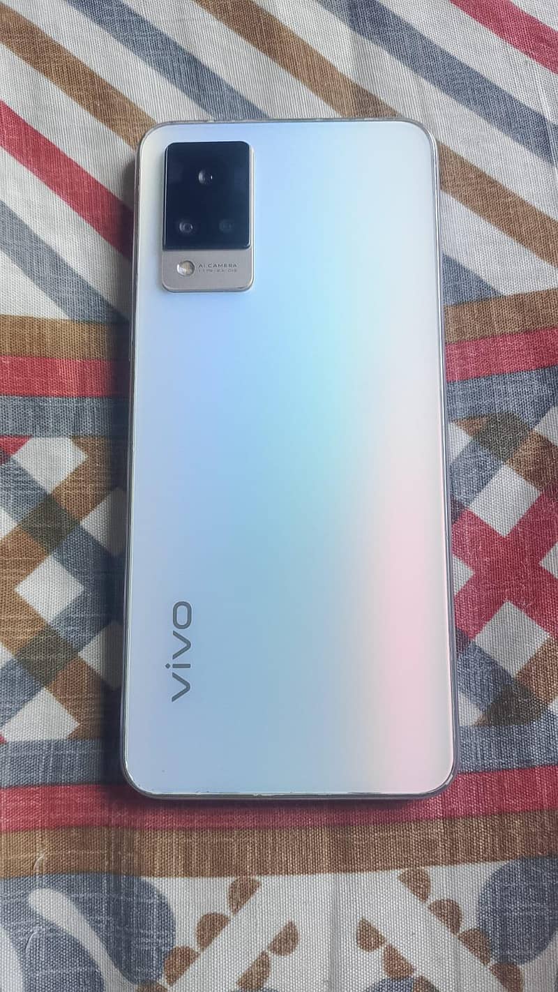 Vivo V21 4