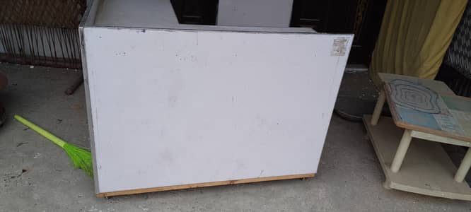 RECEPTION COUNTER