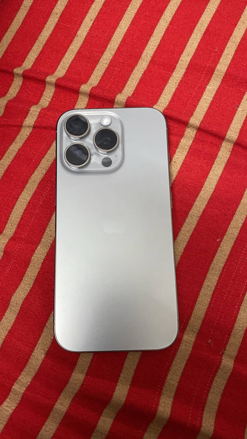 Apple iPhone 16 Pro 4