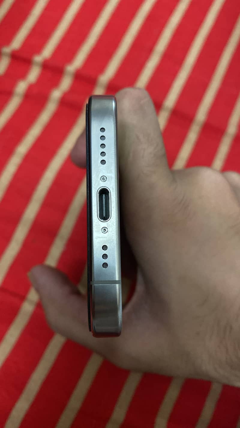 Apple iPhone 16 Pro 6