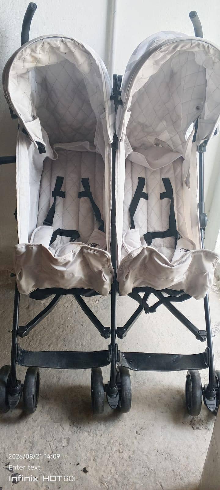 baby's  strollerl 1