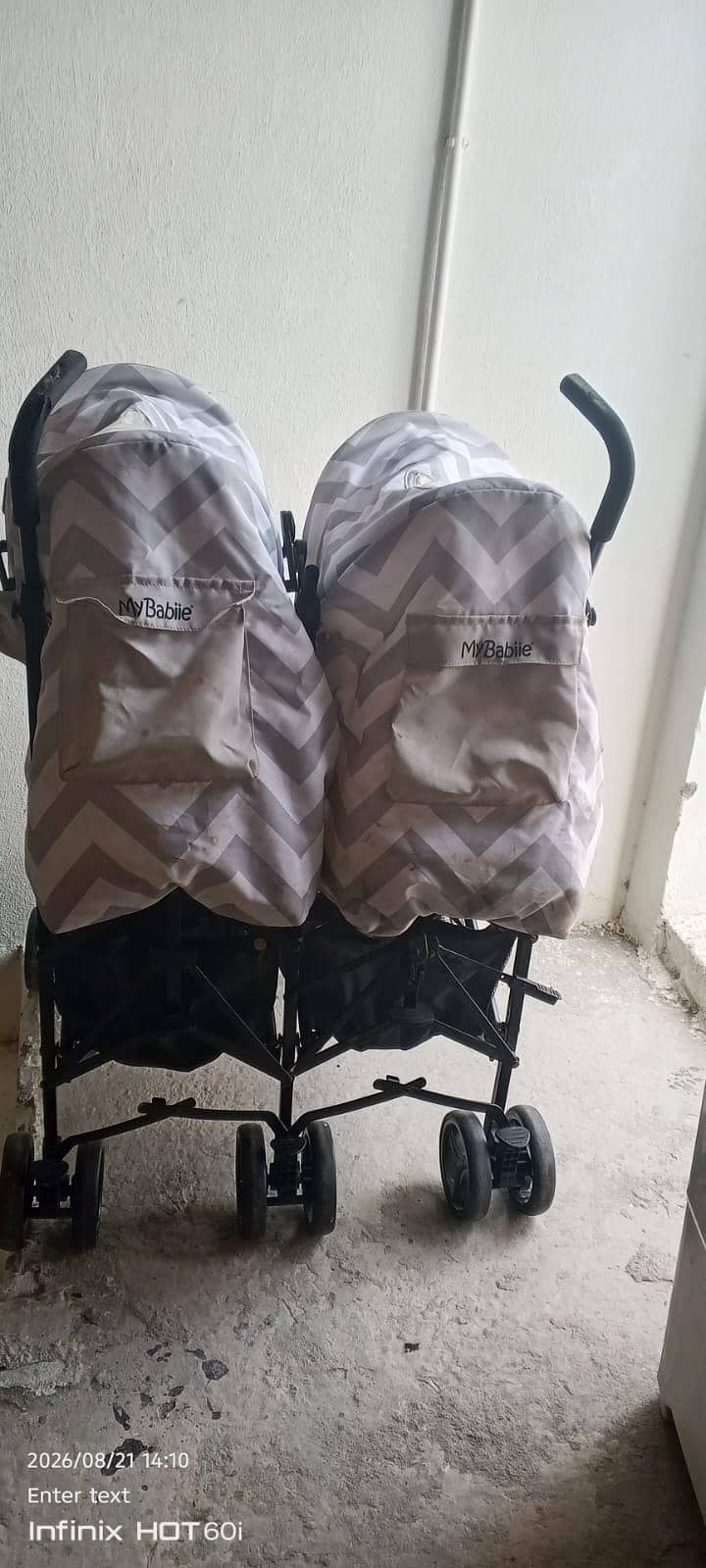 baby's  strollerl 5
