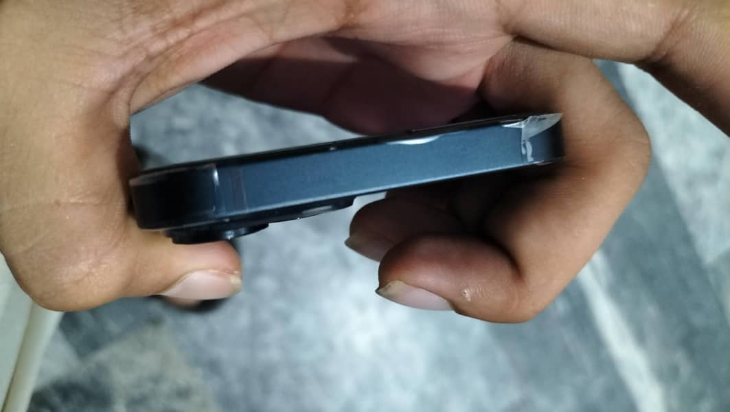 Apple iPhone 14 3