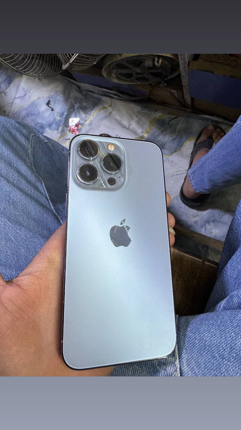 Apple iPhone 13 Pro 3