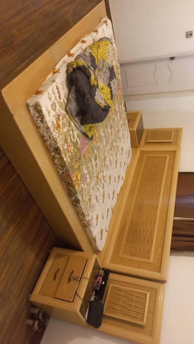 Double bed with side tables