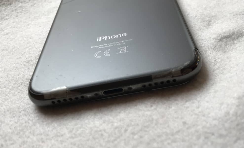 Apple iPhone X 4