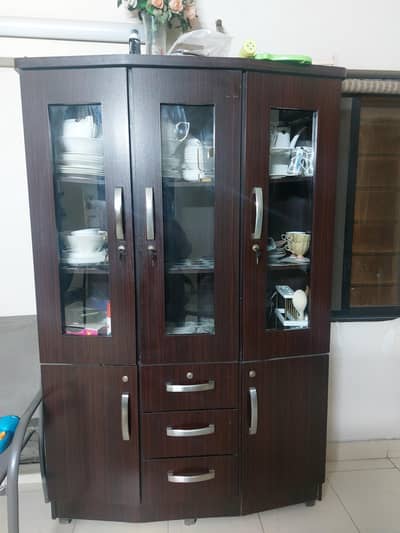 drvider & 2 door cupboard