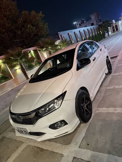 Honda City IVTEC 2025 Bumper To Bumper first hand use