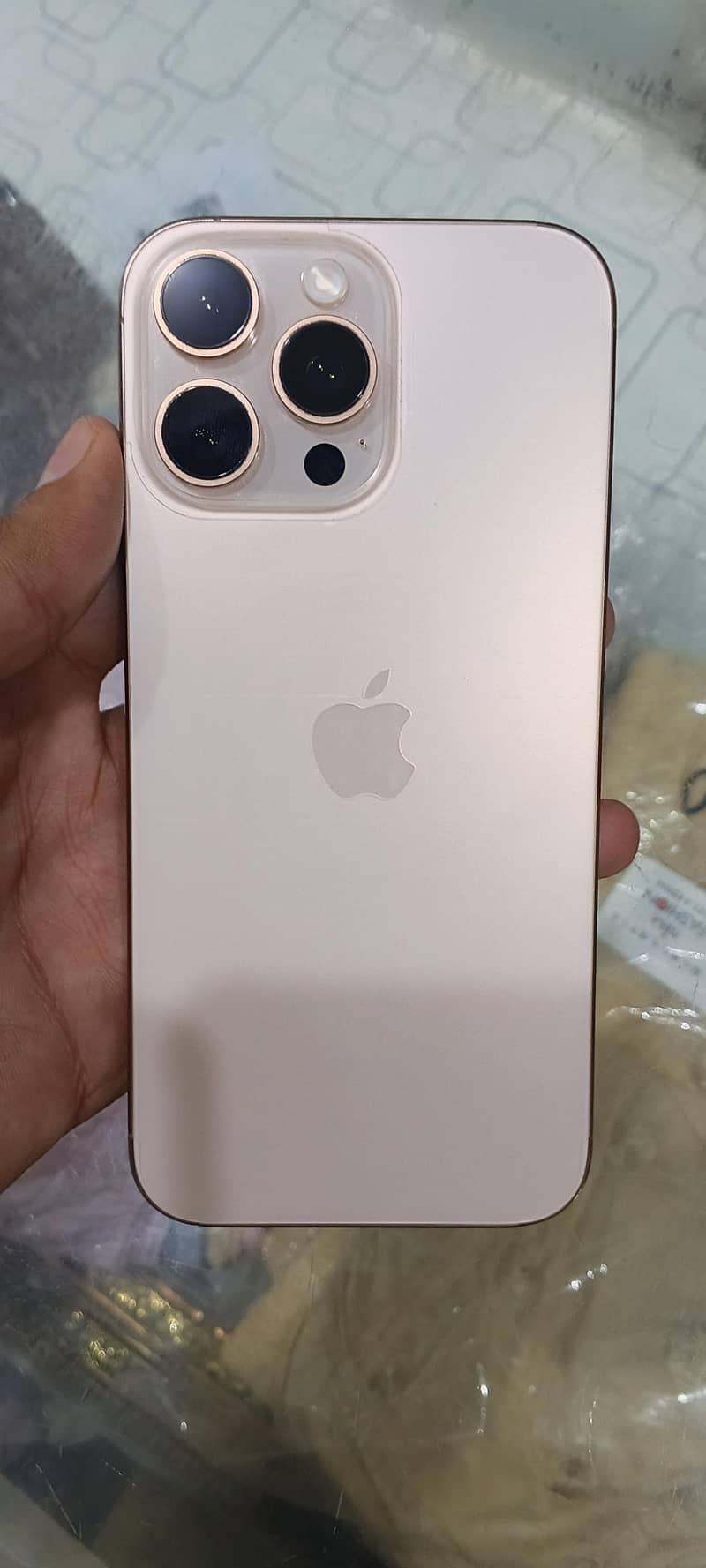 Apple iPhone 16 Pro Max 3