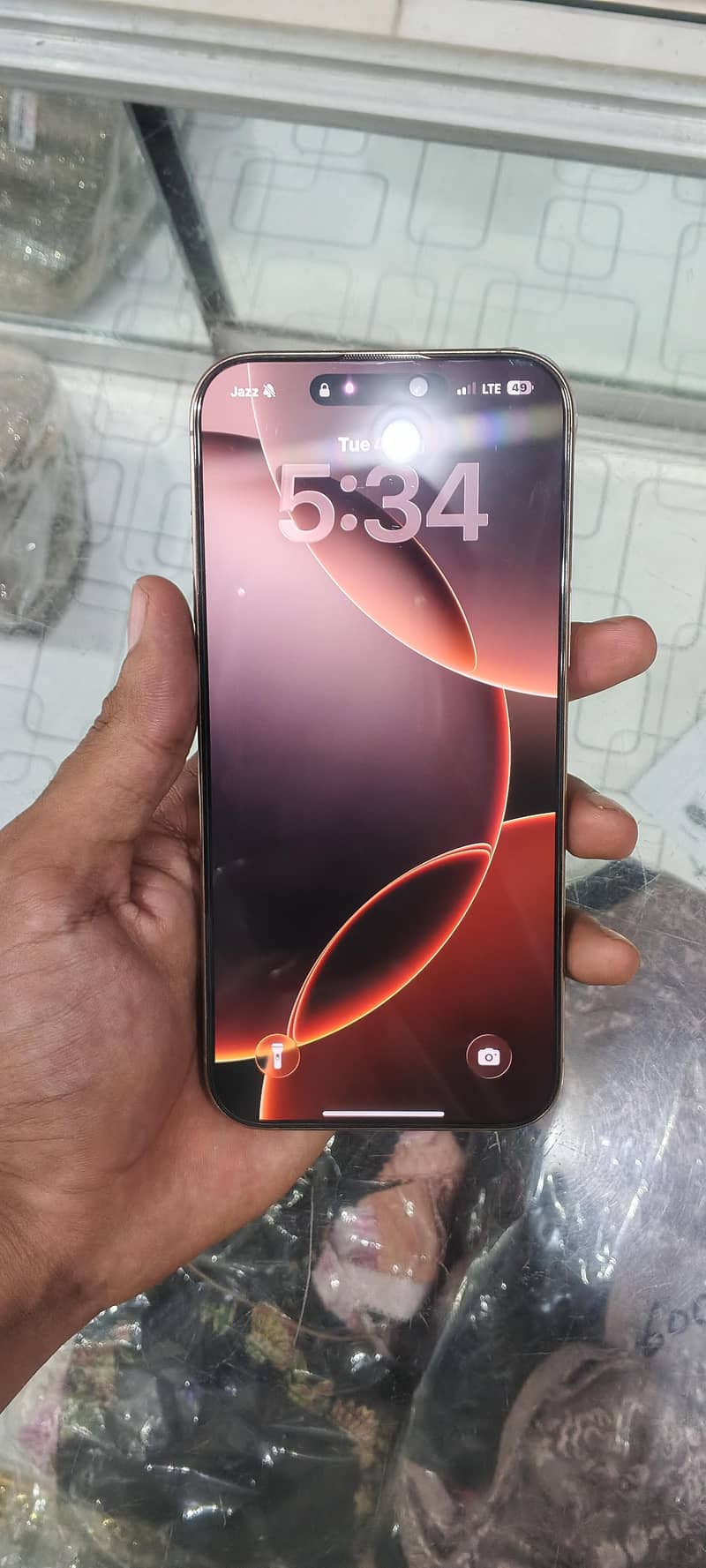 Apple iPhone 16 Pro Max 4