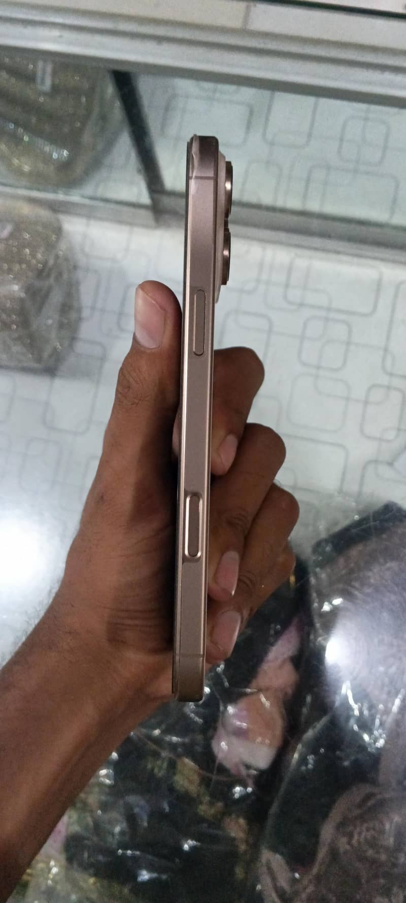 Apple iPhone 16 Pro Max 6