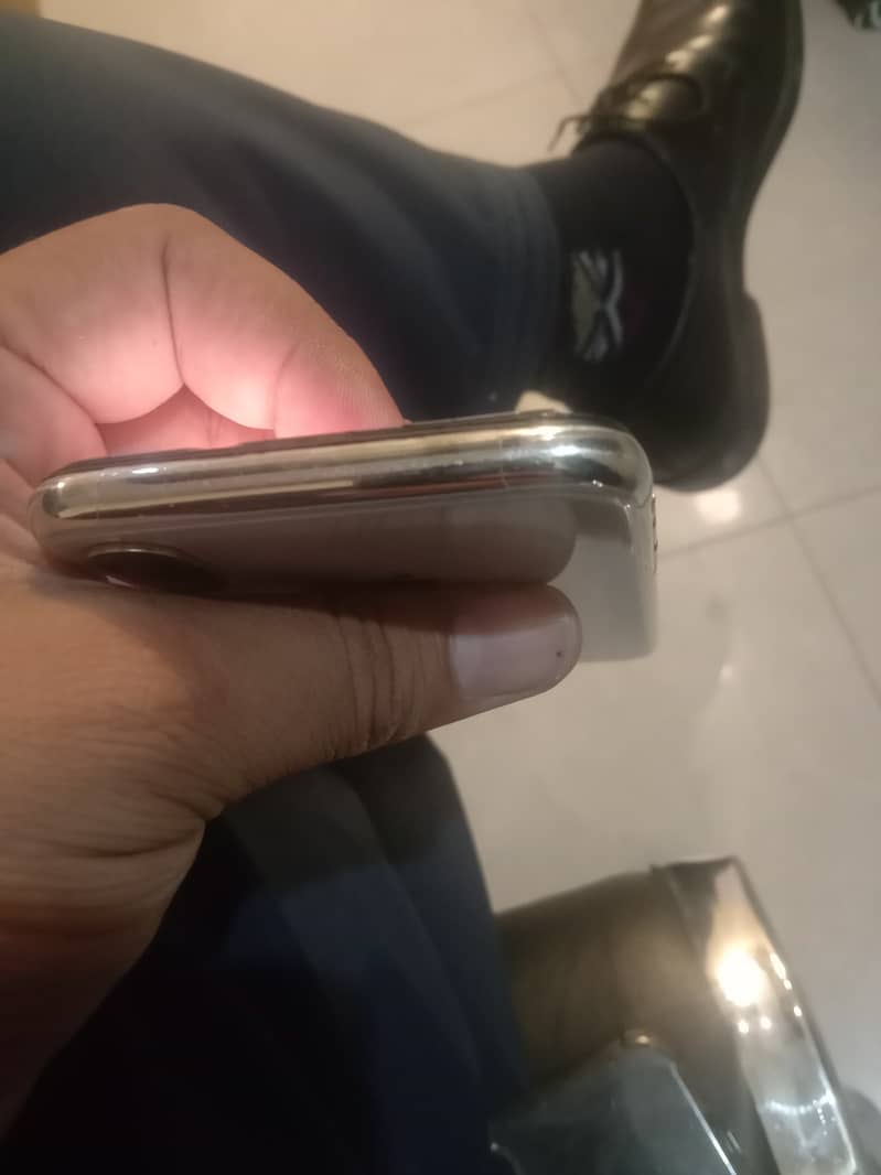 iPhone X 3