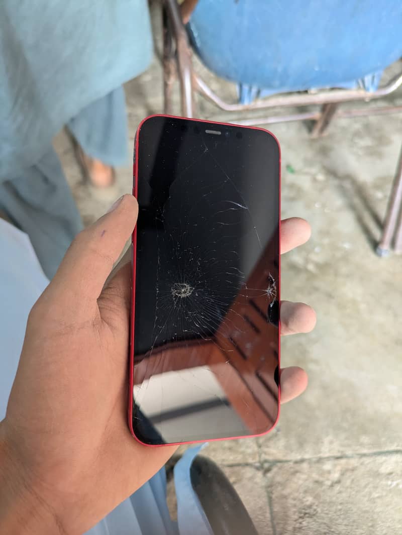 Apple iPhone 12 4
