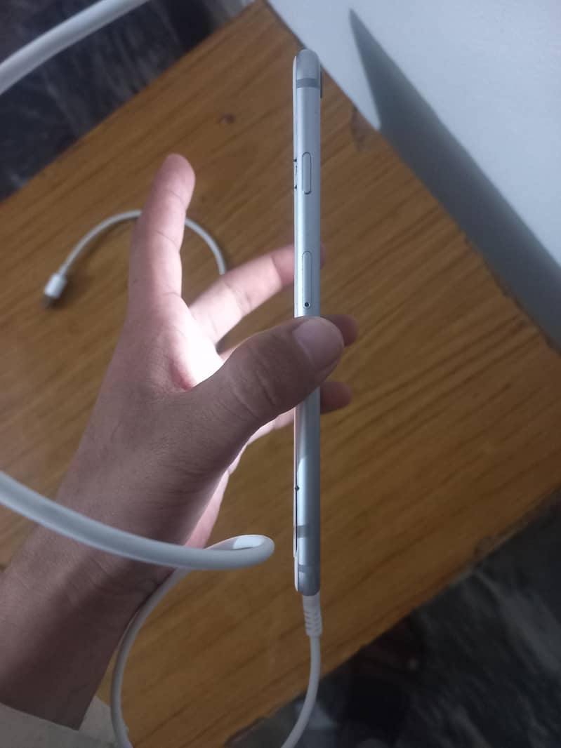 Apple iPhone 6S Plus 2