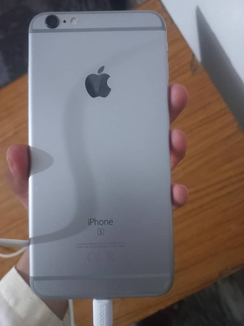 Apple iPhone 6S Plus 3