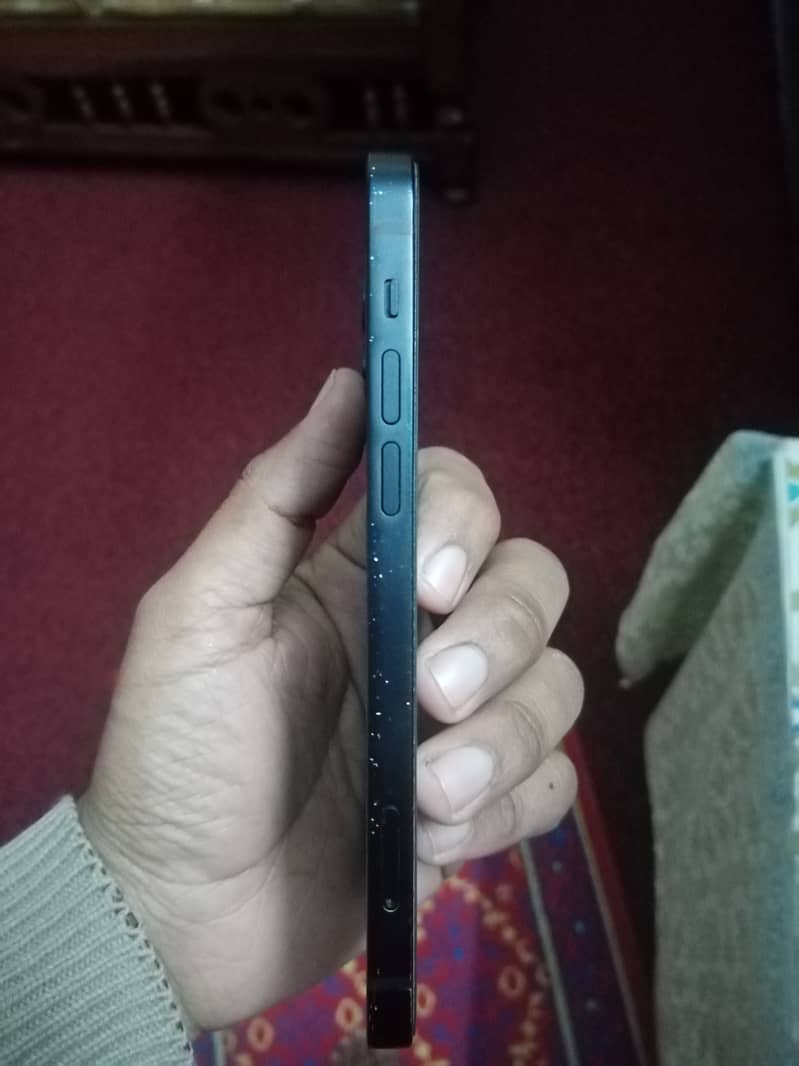 Apple iPhone 12 3