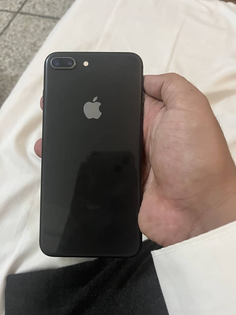 Apple iPhone 8 Plus 0
