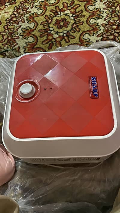 Sharp electric geyser 20 litre