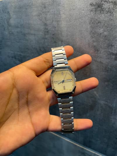 vintage raketa tv case availble price 7500 behas walay dur rahay
