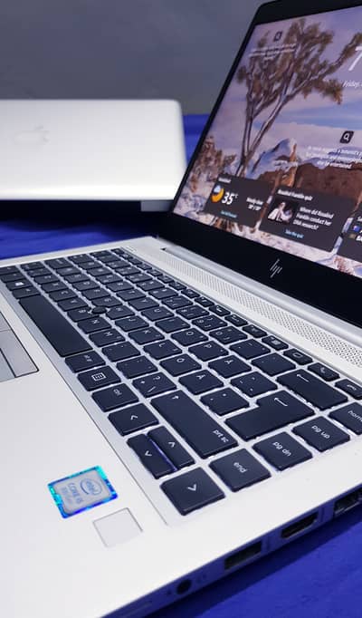 Hp elitebook new logo. 8 gen. 8gb ram, 256 rom. 2gb dedicated graphic