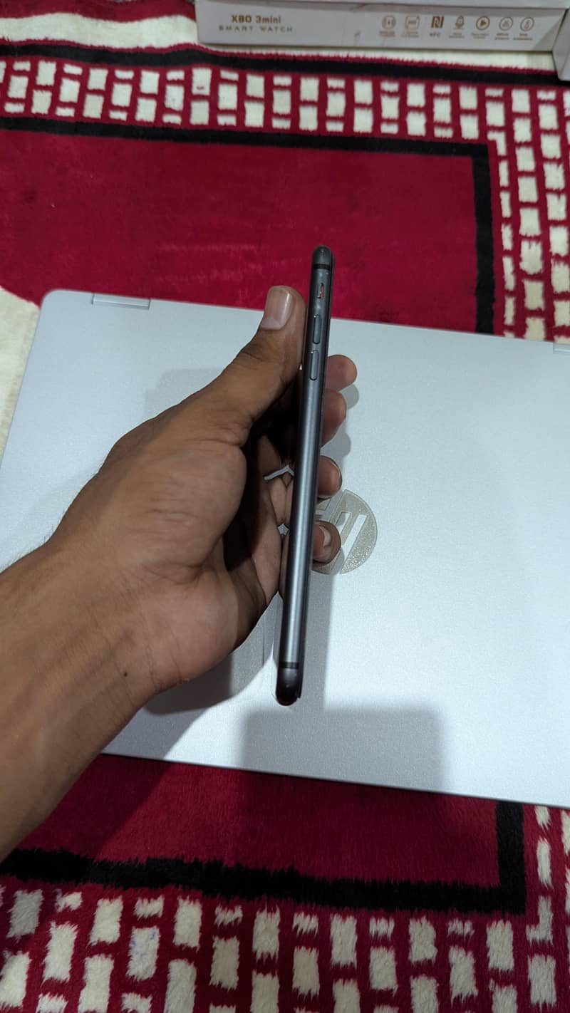 Apple iPhone 8 Plus 3