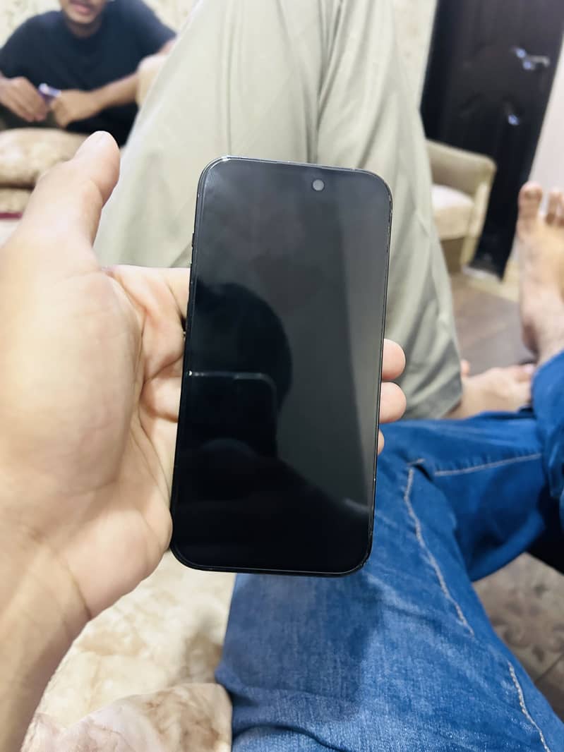 Apple iPhone 14 Pro 1