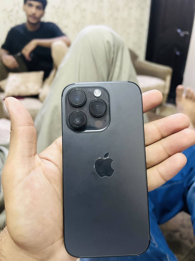 Apple iPhone 14 Pro 2