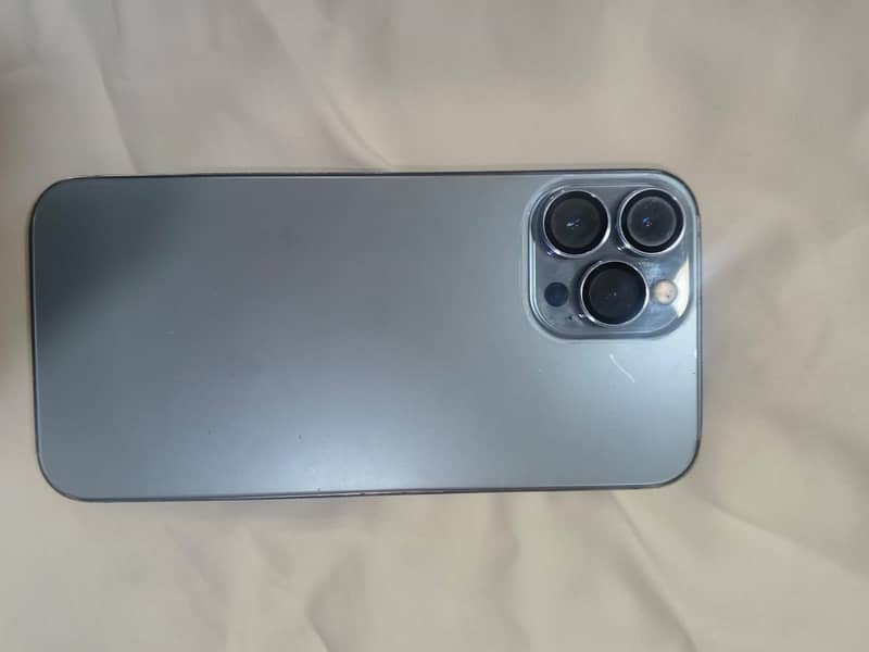 Apple iPhone 13 Pro Max 1