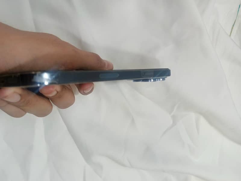 Apple iPhone 13 Pro Max 2