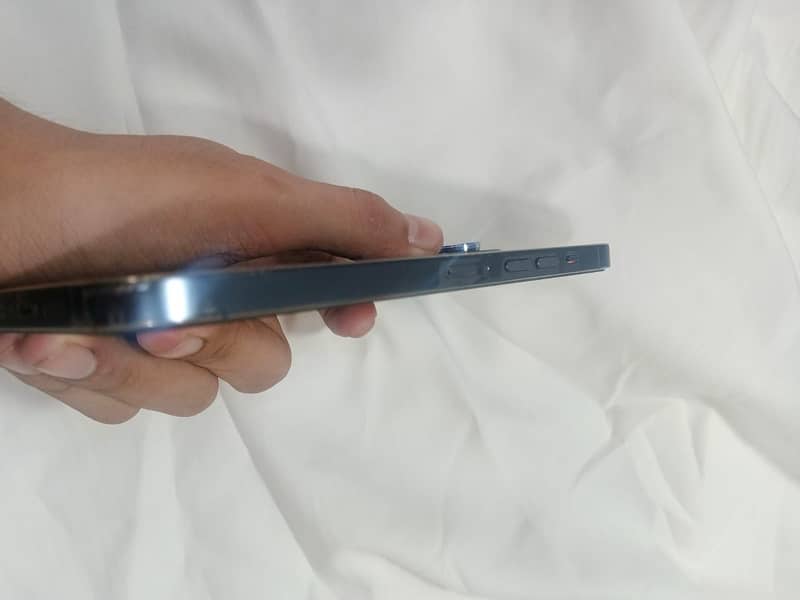 Apple iPhone 13 Pro Max 3