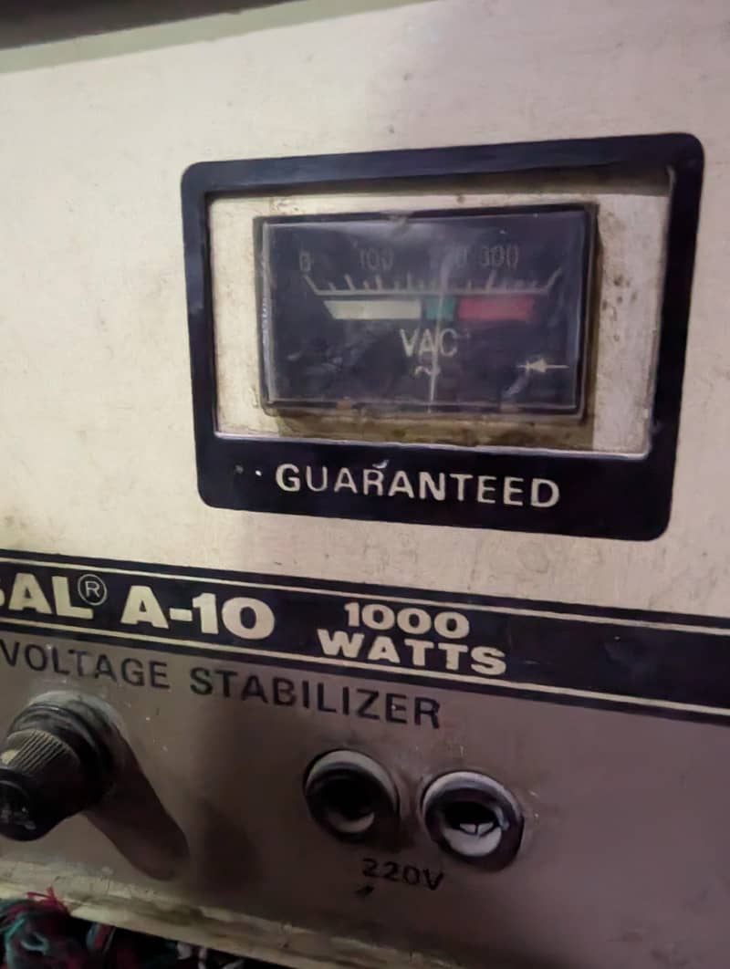 1000 Watts universal automatic voltage stabiliser 1
