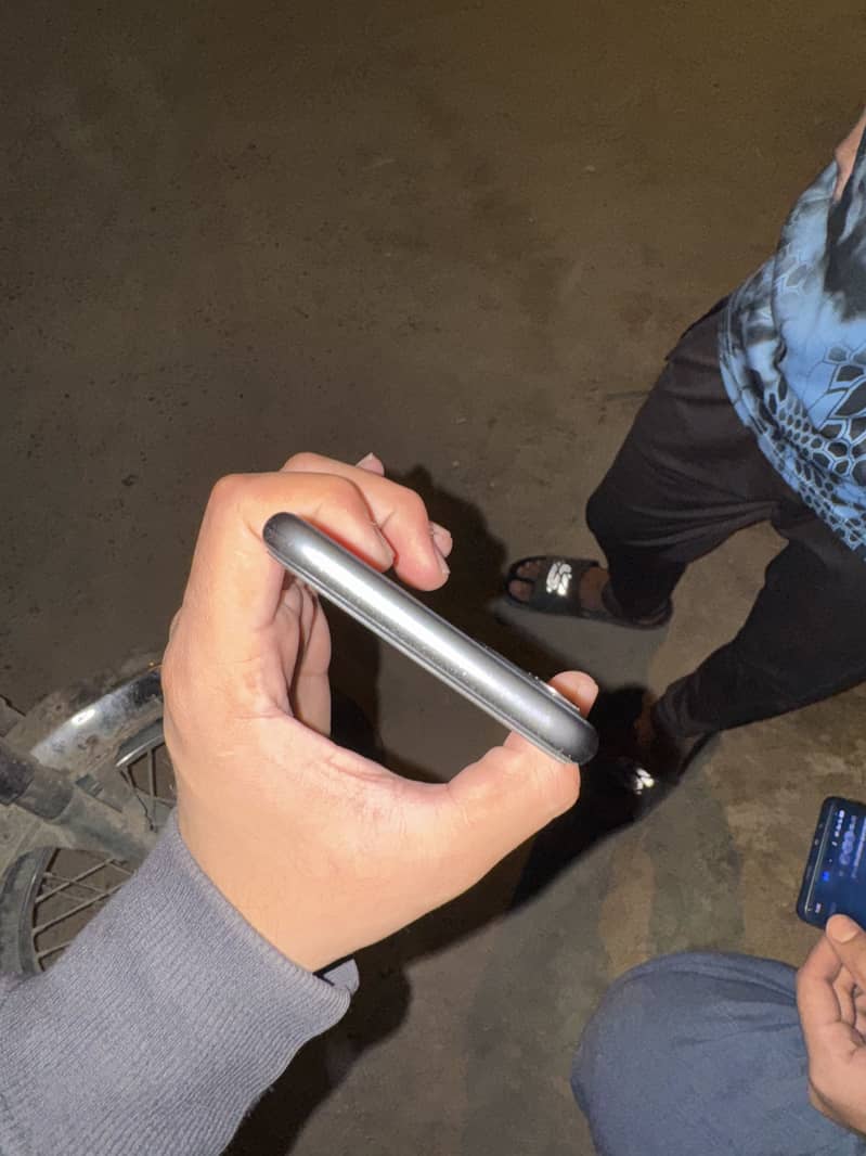 Apple iPhone 11 5
