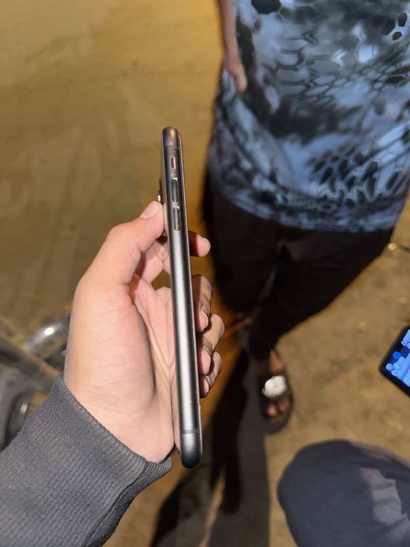 Apple iPhone 11 6