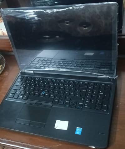 DELL LAPTOP 10/10 URGENT FOR SALE