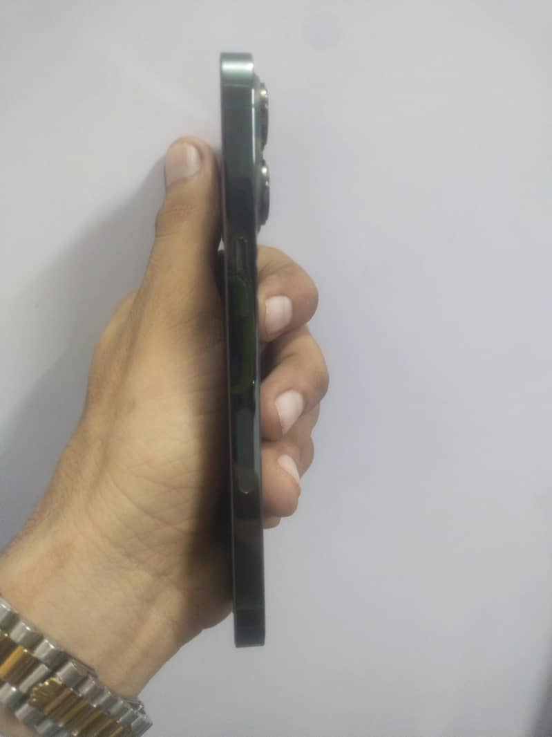 iphone. 13 pro 1
