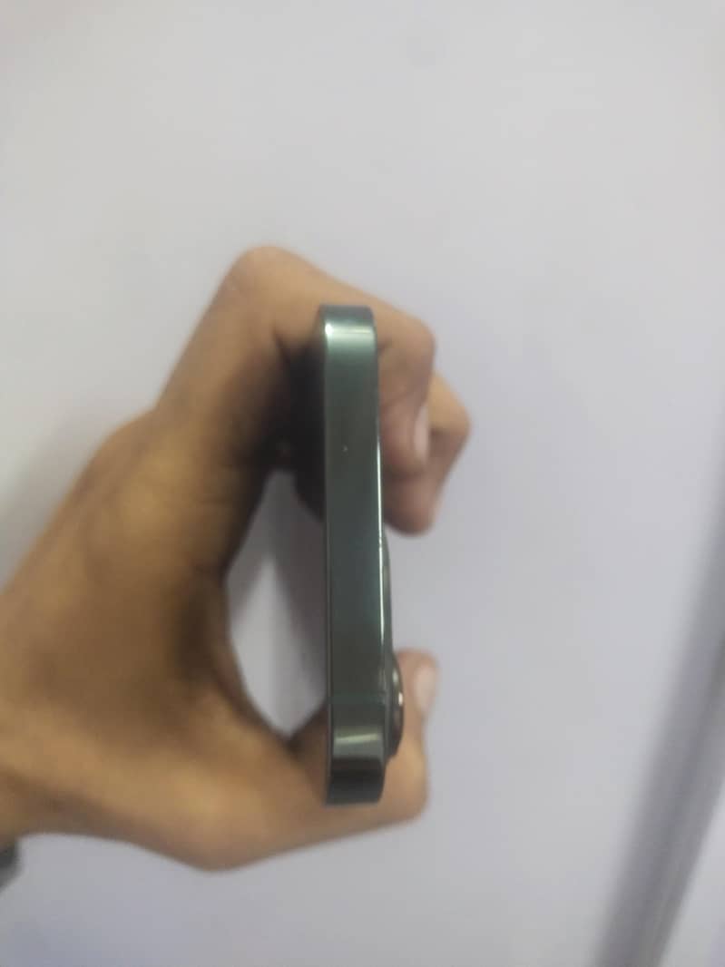 iphone. 13 pro 2