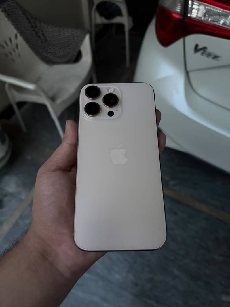 Apple iPhone 16 Pro Max 3