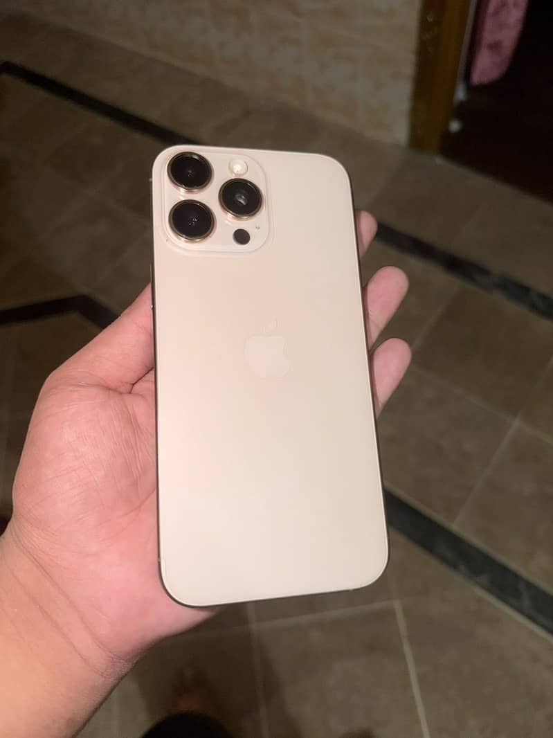 Apple iPhone 16 Pro Max 5