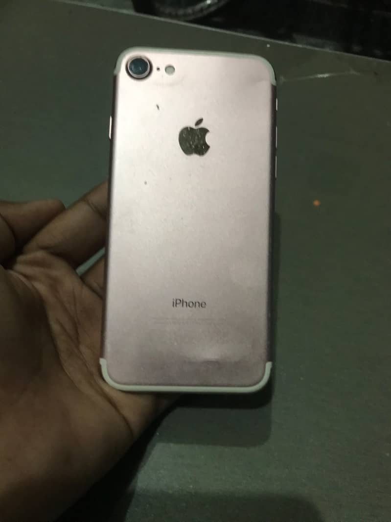 Apple iPhone 7 1