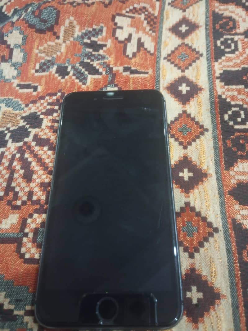 Apple iPhone 8 Plus 1