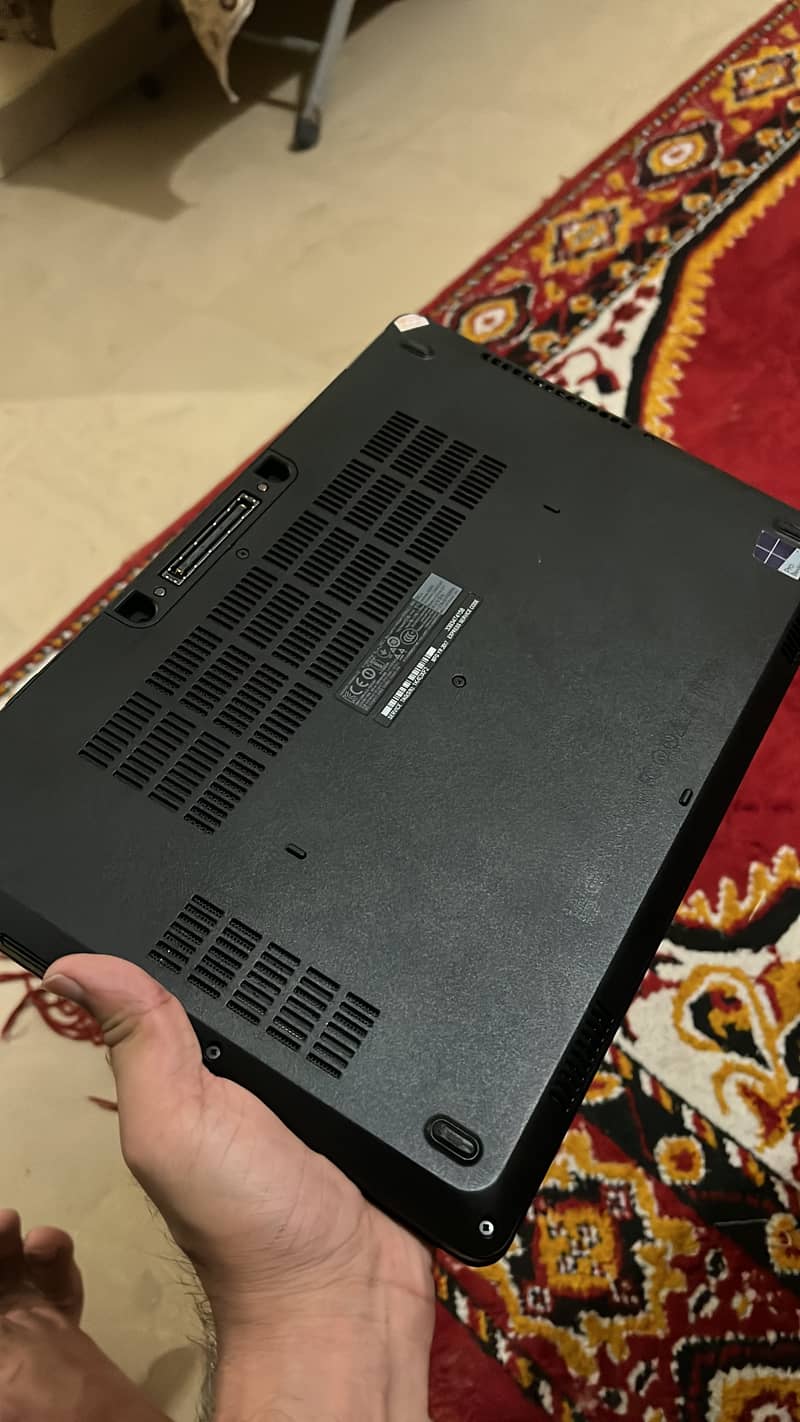Latitude E5470 4
