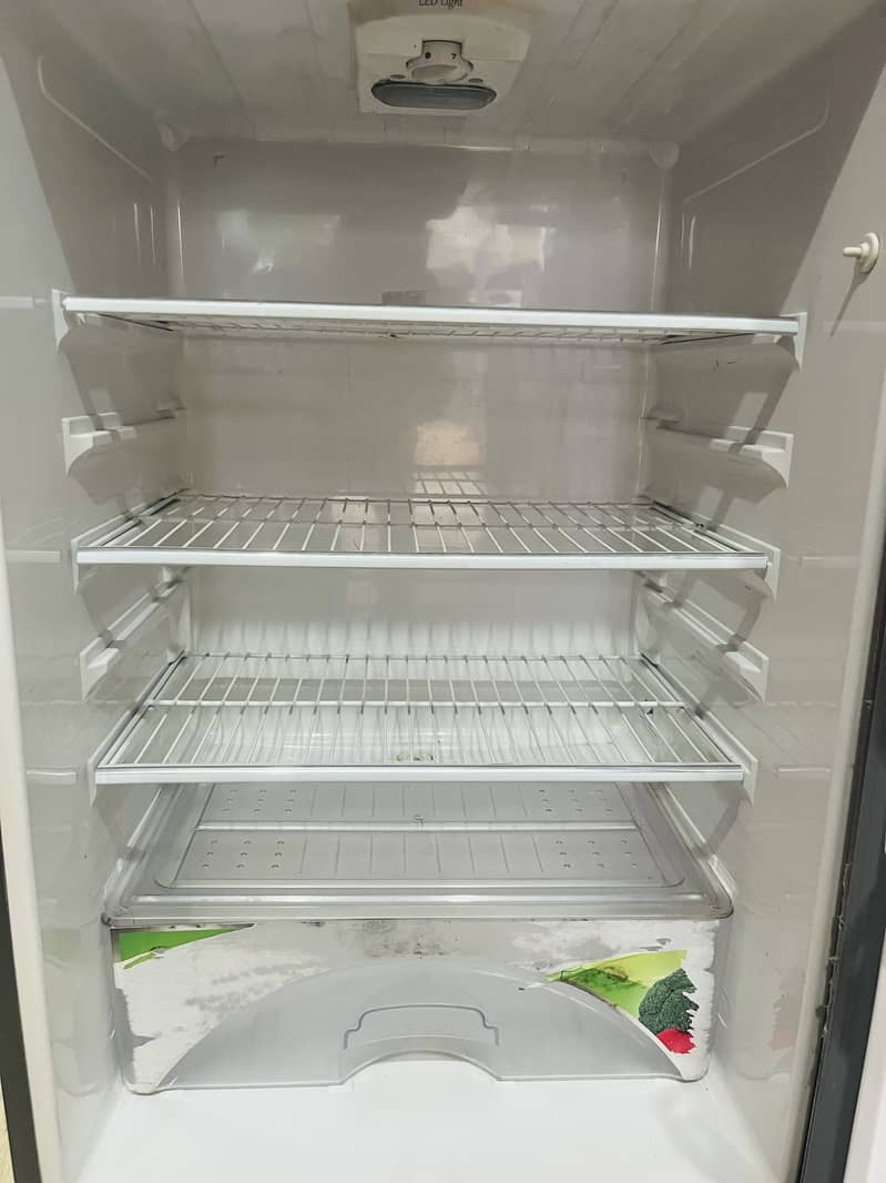 Dawlance fridGe 3