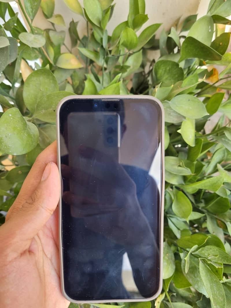 Apple iPhone 14 3