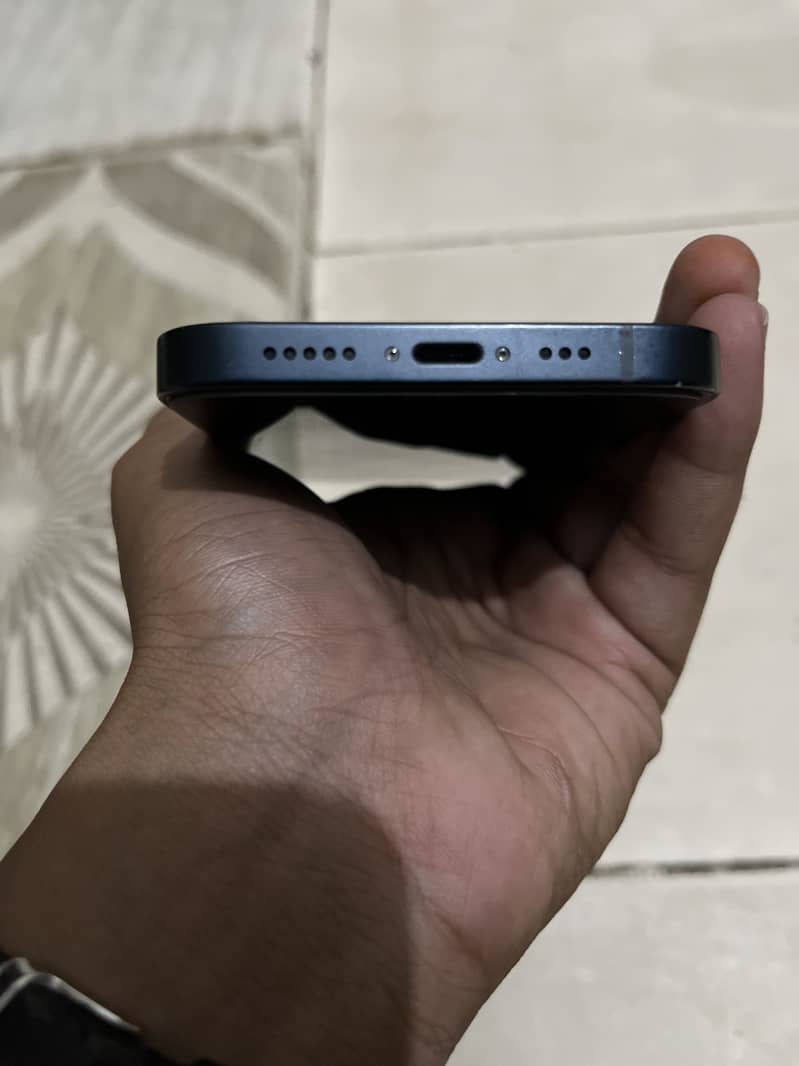 Apple iPhone 13 4