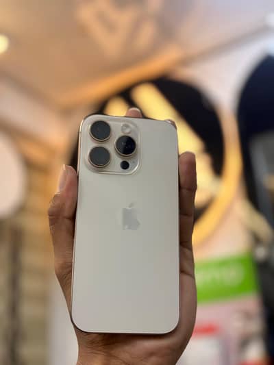 New Iphone 16 pro Desert titanium like brand new kit