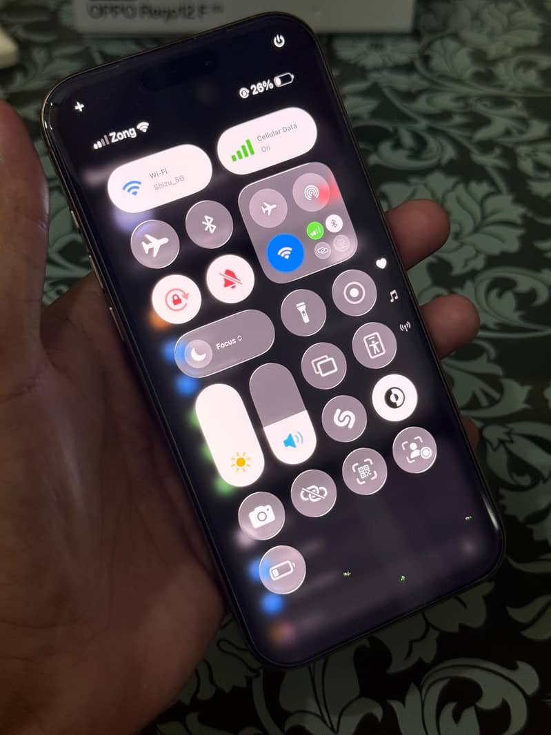 IPhone 16 Pro Max 4