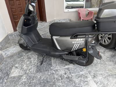 REVOO A12 with Rear Box NEW