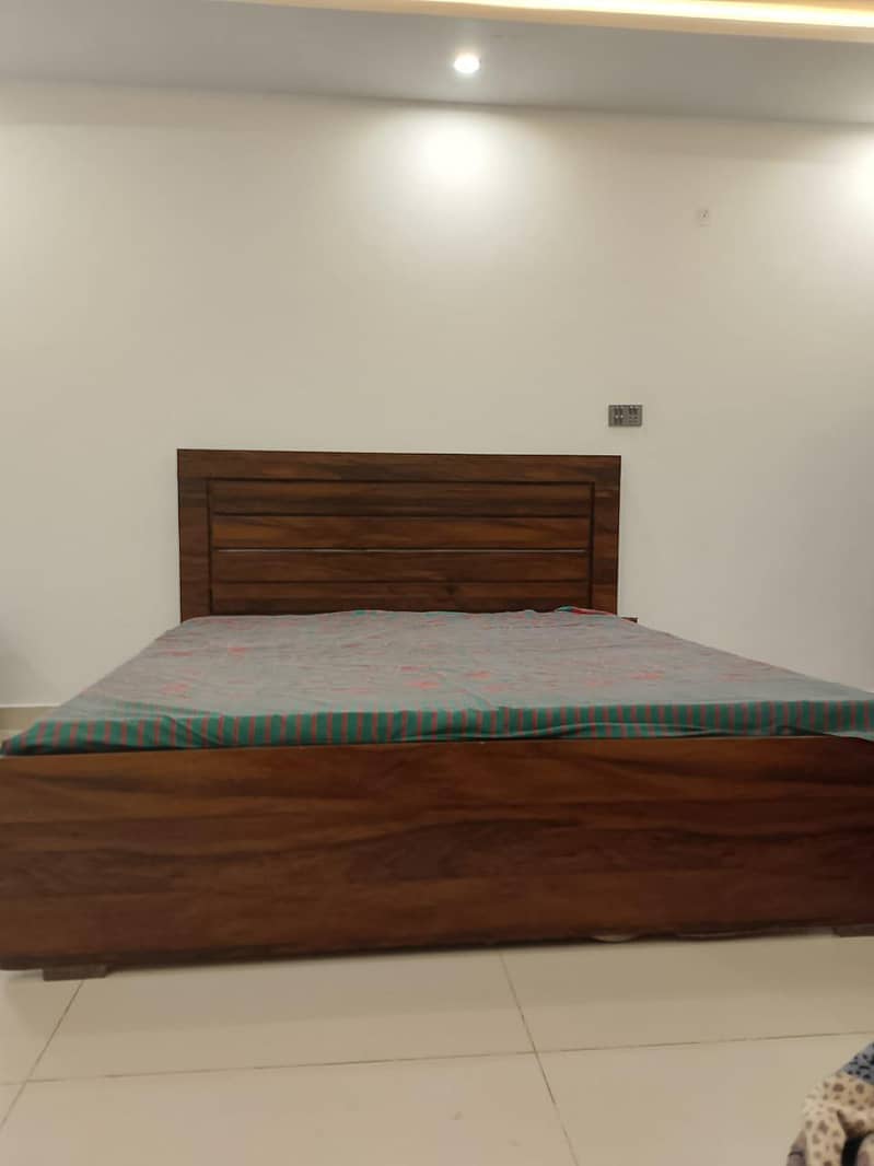 Solid King Size Bed Frame - Excellent Condition 1